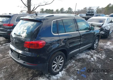 2017 Volkswagen Tiguan 2.0T Wolfsburg Edition z USA, uszkodzony, nr VIN WVGSV7AX1HW503474